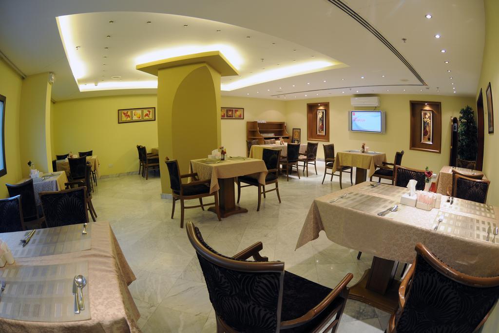 Hala Hotel Эль-Хубар Экстерьер фото